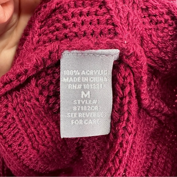 Charlotte Russe Women’s Burgundy Long Sleeve Sweater Top - NWT - Picture 8 of 8